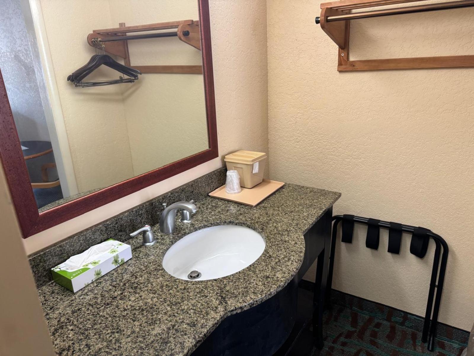 Oyo Hotel Harriman Near I-40 외부 사진