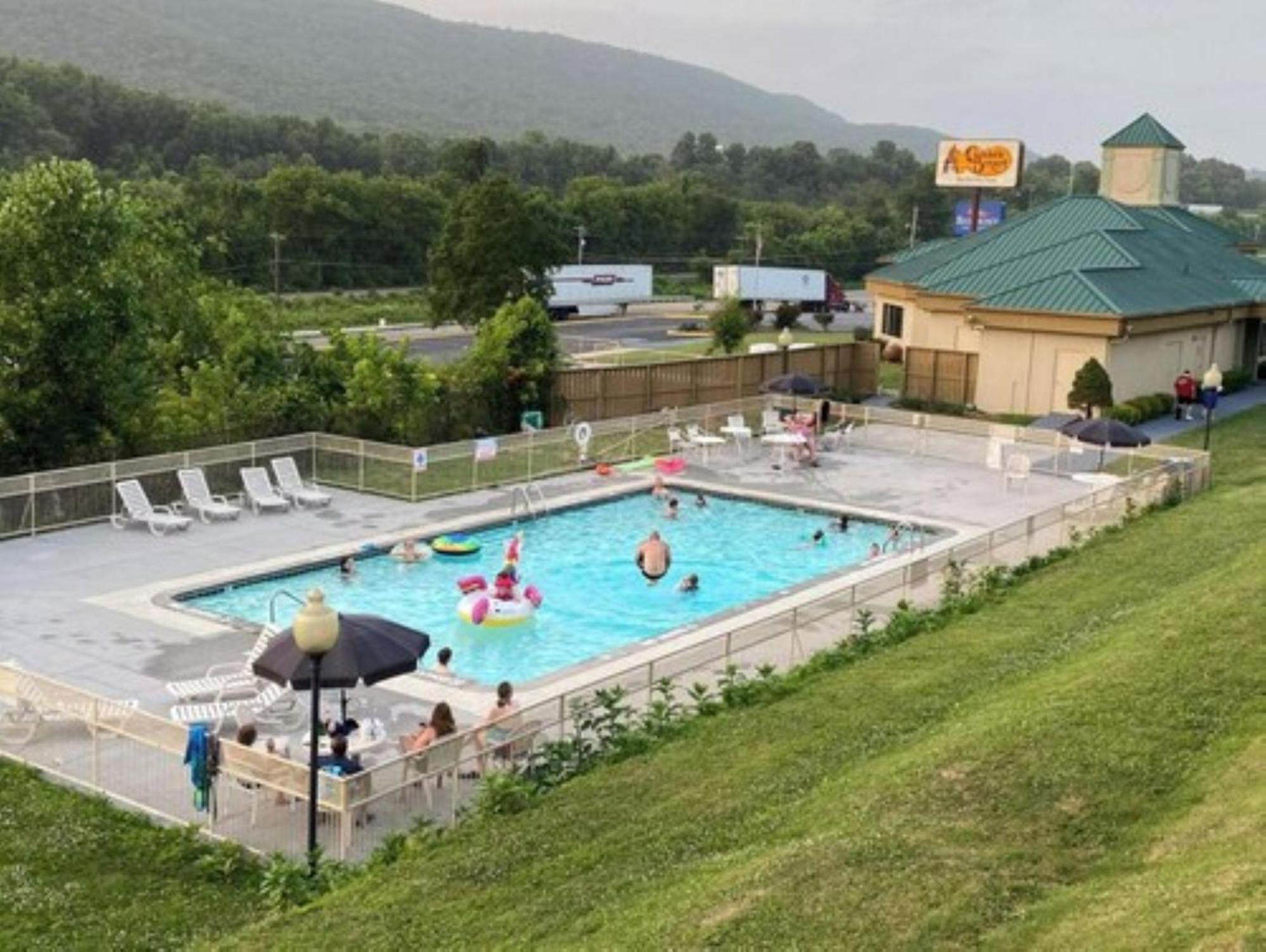 Oyo Hotel Harriman Near I-40 외부 사진